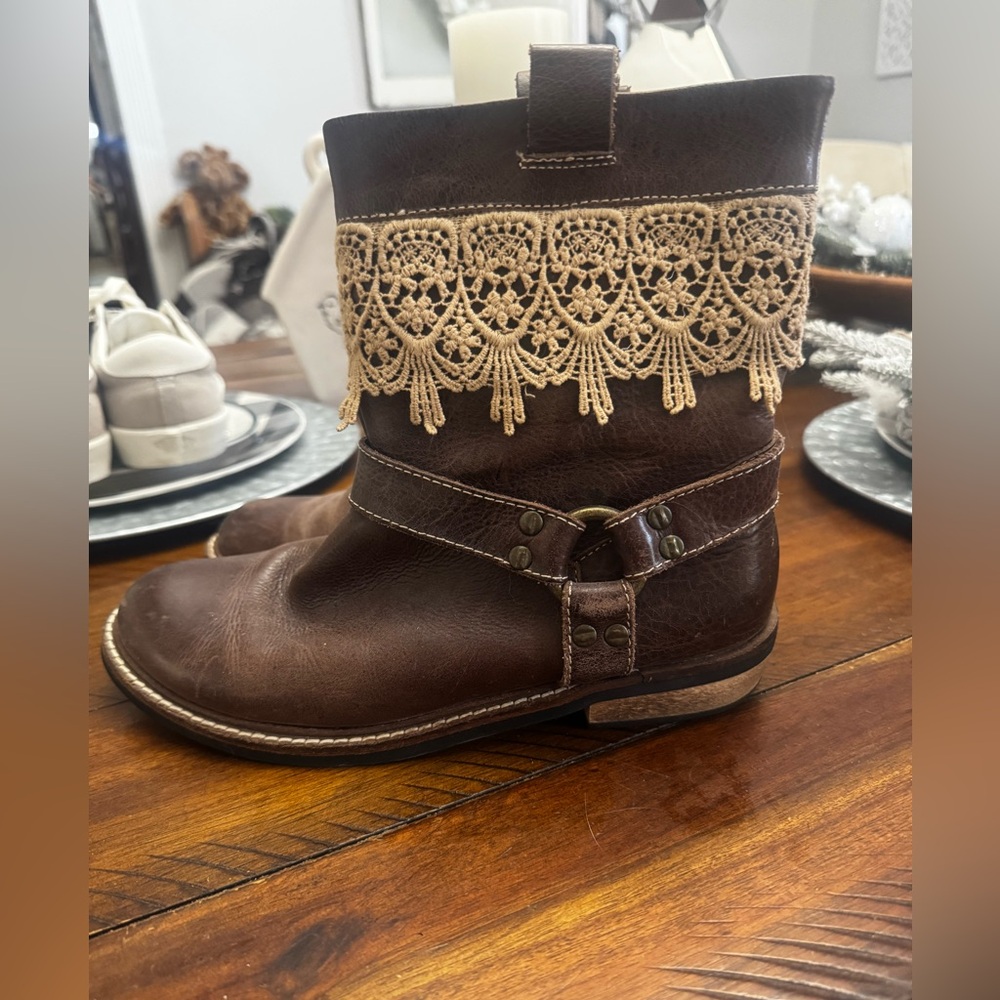 Women’s Anthropologie Latigo Zephyr Brown Leather Ankle Boot Crotchet Detail 8